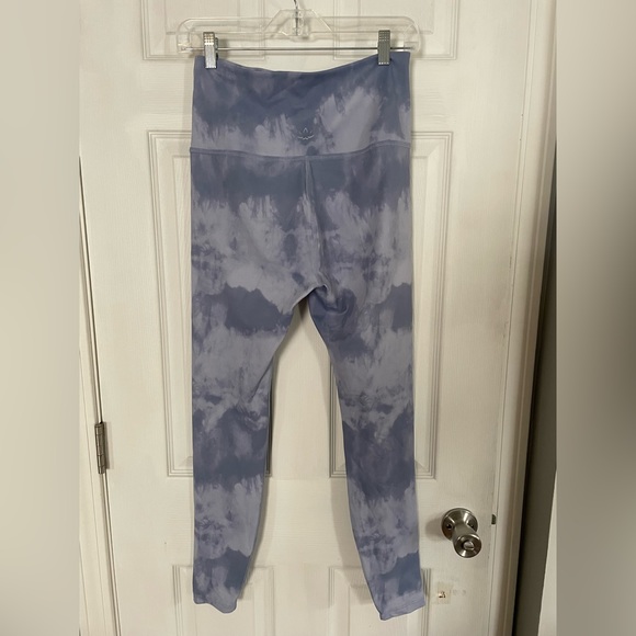 Beyond Yoga Olympus High Waisted Midi Ankle Legging in Serene Blue Smoke Large - Picture 3 of 6